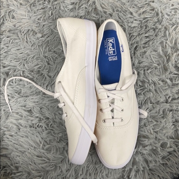 𝚆𝚑𝚒𝚝𝚎 𝙺𝚎𝚍𝚜❤︎ - Picture 2 of 5